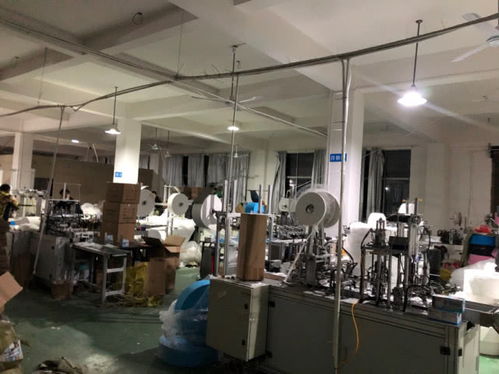 深網(wǎng)丨95后小伙除夕春節(jié)蹲守工廠(chǎng)三天，為湖北親朋搶寄出上萬(wàn)個(gè)口罩